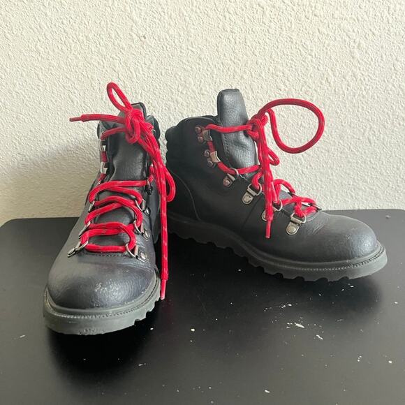 Sorel Unisex Madson Black Waterproof Hiker Boots Size 2 Style NY2994-010 - Picture 2 of 8